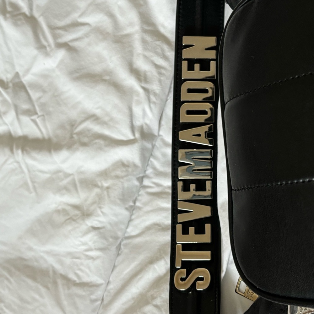 Steve Madden Black Quilted Bag - Picture 8 of 9